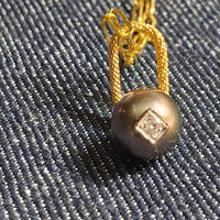 Currents Pear Diamond Gold Set