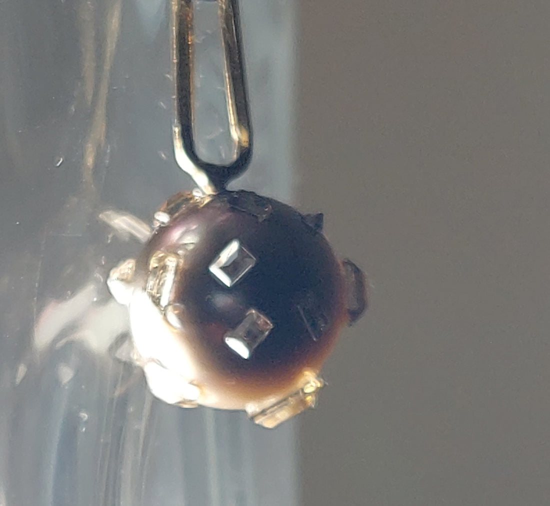 Controversy (Sputnik) Diamond Pearl