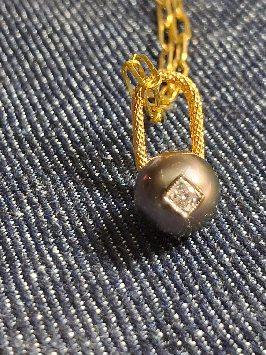 Currents Pear Diamond Gold Set